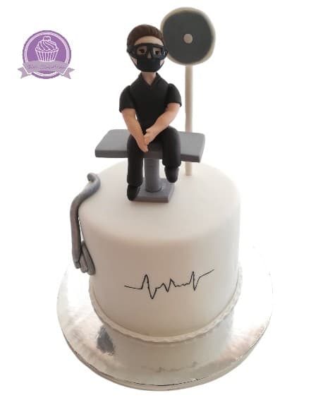 Pastel de fondant para celebración de cumpleaños