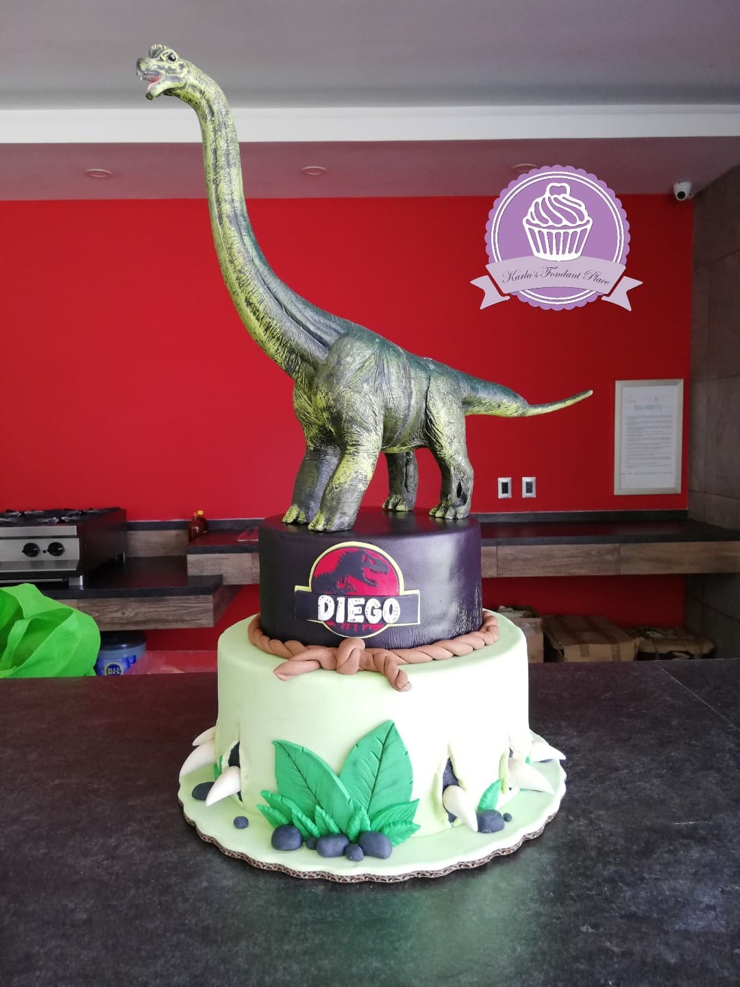 Pastel de fondant para celebración de cumpleaños
