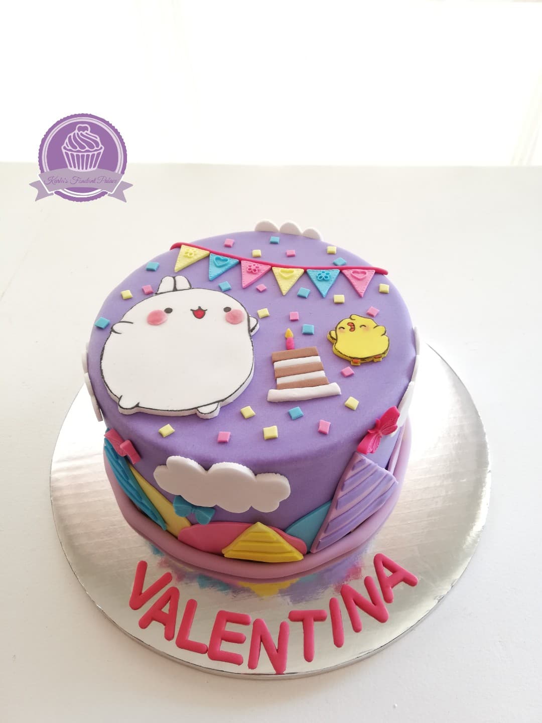 Pastel de fondant para celebración de cumpleaños