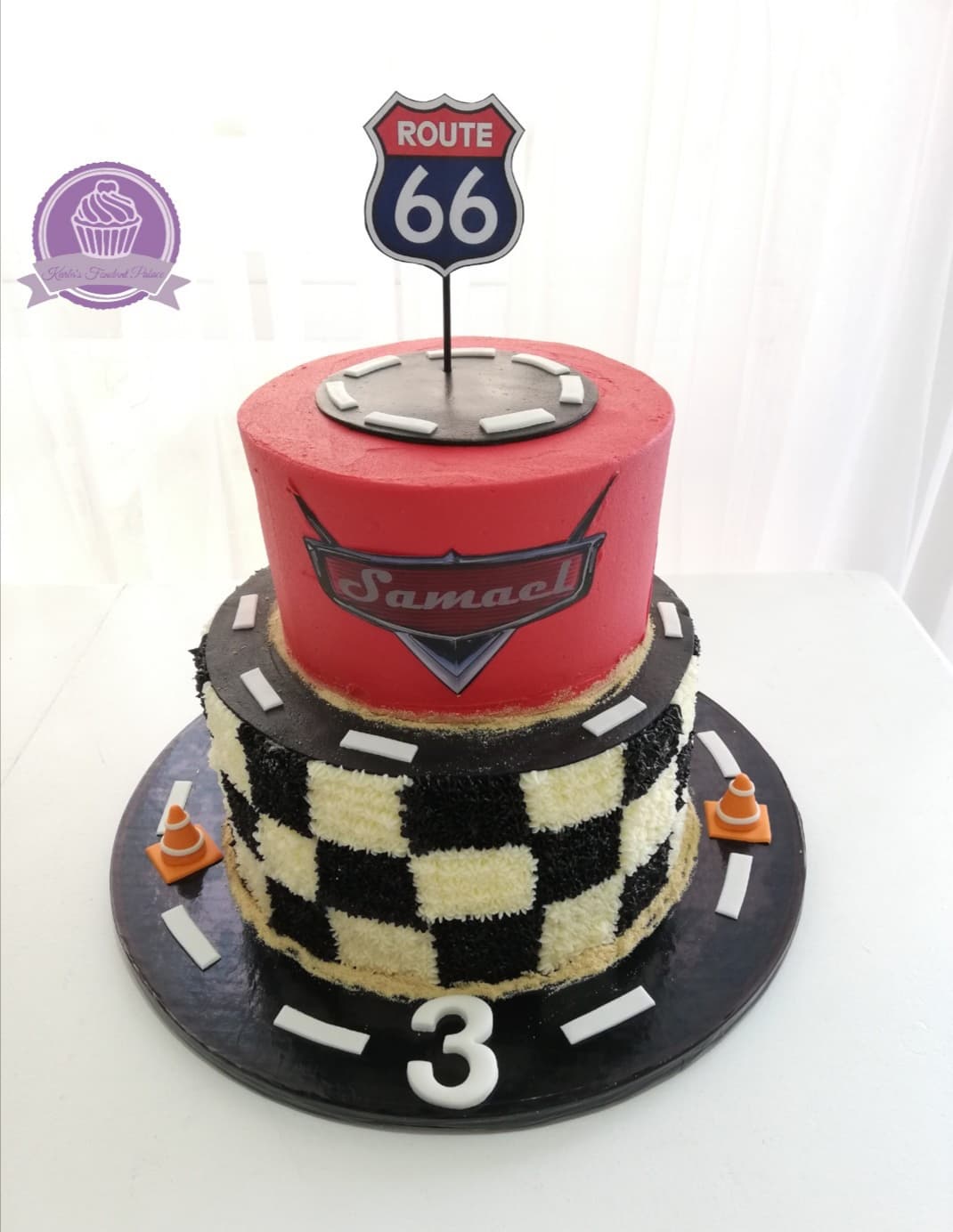 Pastel de cumpleaños decorado