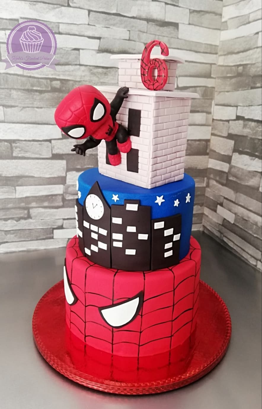 Pastel de cumpleaños decorado