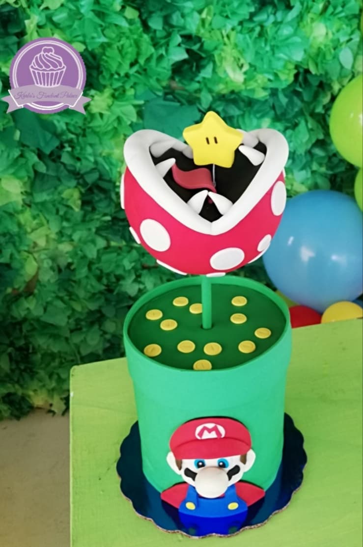 Pastel de fondant para celebración de cumpleaños