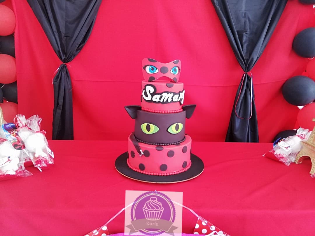 Pastel temático para fiesta
